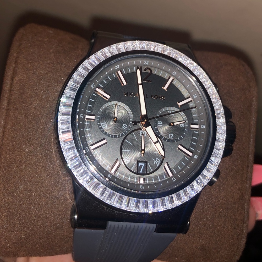 Michael Kors Watches - Picture 6 of 7